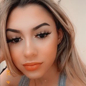 Meet your Posher, Vanessa